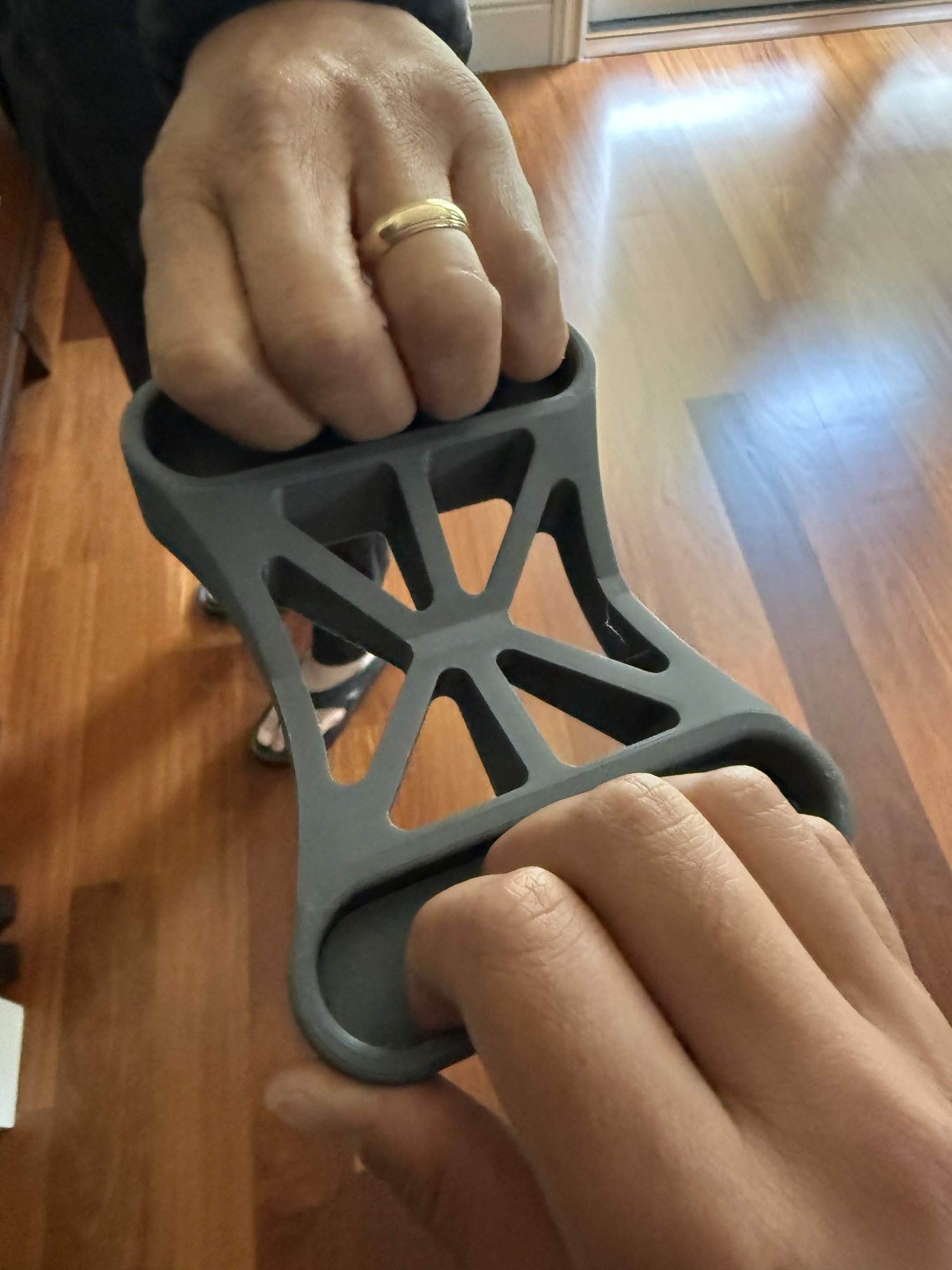 3D-printed X-ribbed crimp-strength battle board
